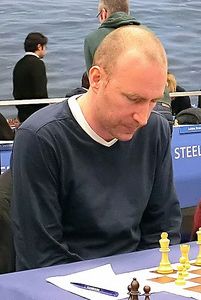 M van Delft