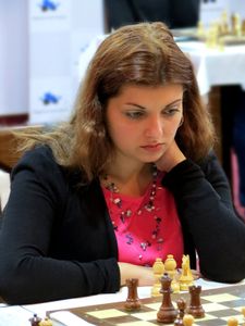 E Doluhanova